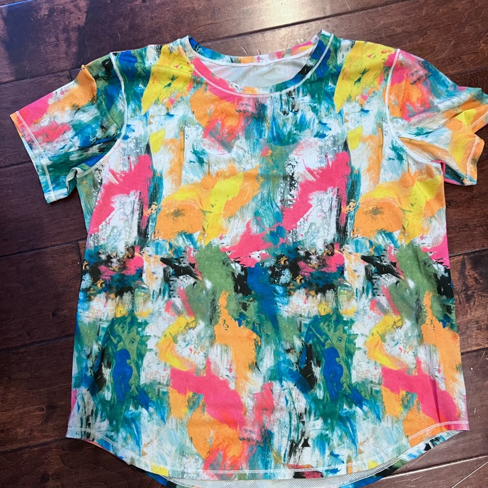 Lululemon T-shirt